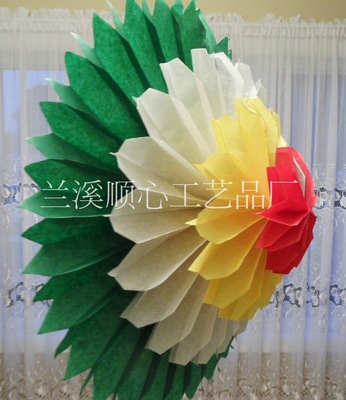 情人節(jié)與圣誕節(jié)燈籠供應(yīng) 蜂窩紙燈籠與圣誕鐘燈廠家直銷(xiāo)，世界工廠網(wǎng)工藝禮品優(yōu)選